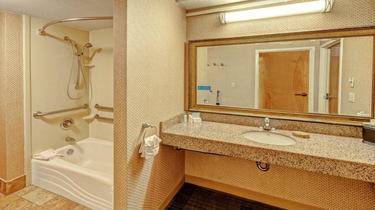 King Room - Mobility Access/Non-Smoking