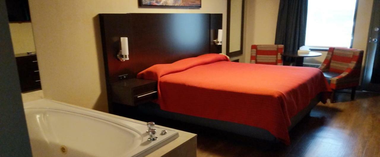 King Suite Spa Bath,848764028:JPEG